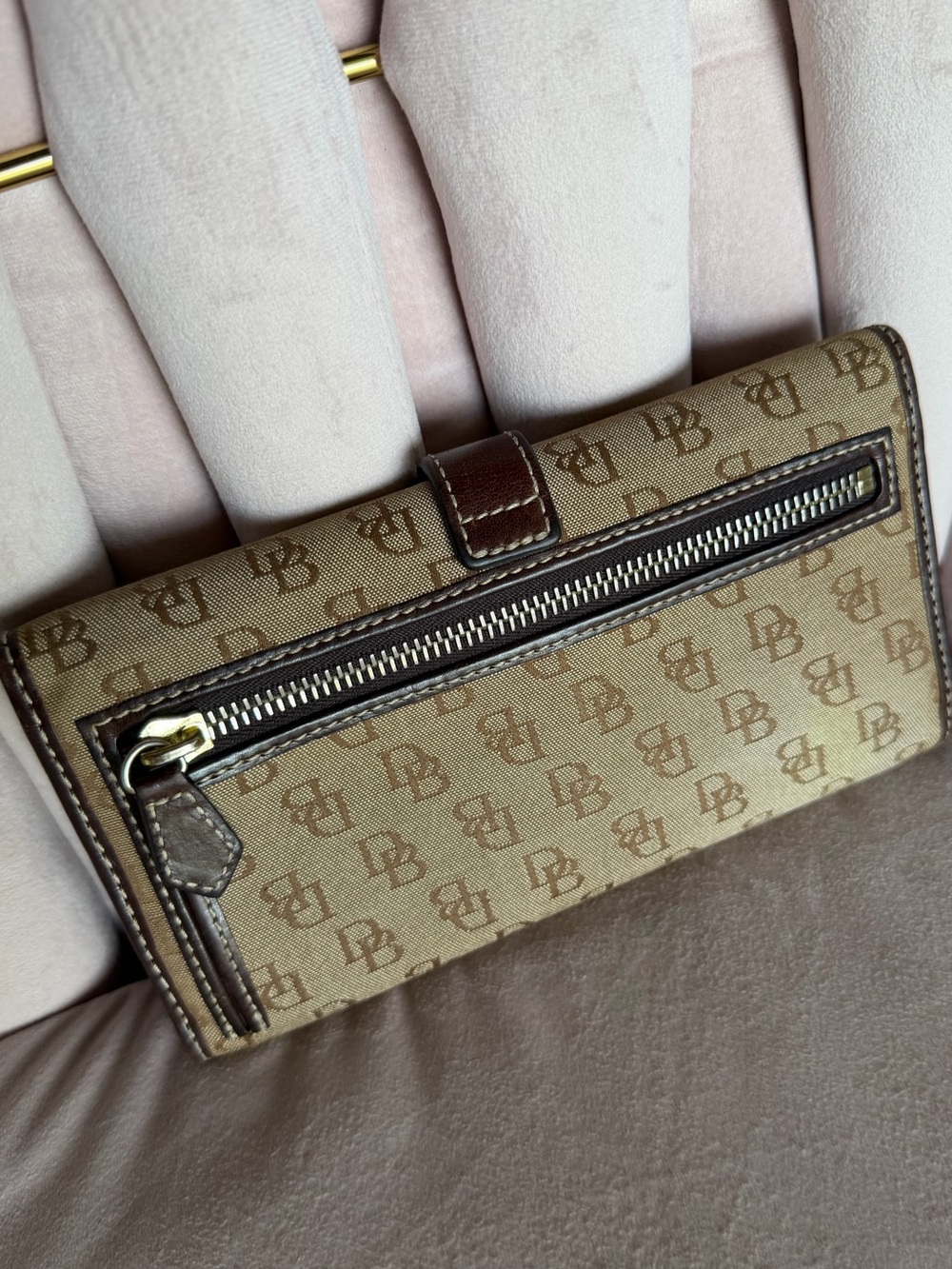 Dooney & Bourke Vintage Continental Khaki Signature Wallet Checkbook Holder Set - Picture 8 of 16